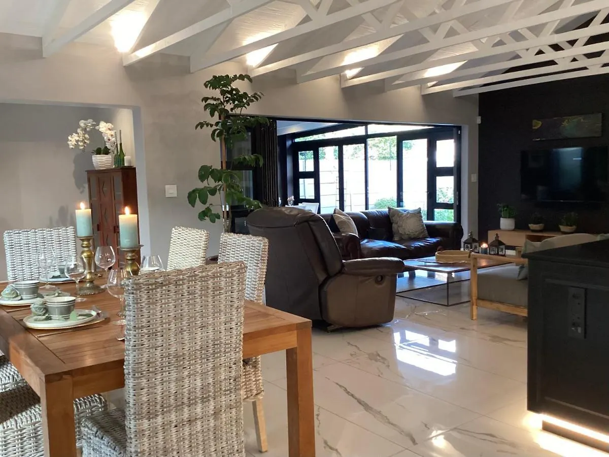 Villa Lyrique Κέιπ Τάουν 0*,
